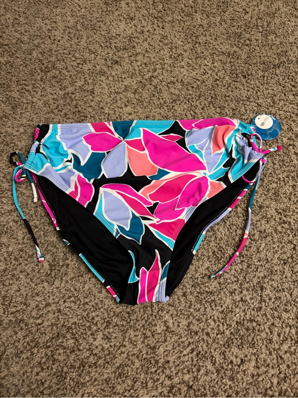 Decree swim bottoms in size XXL NWT